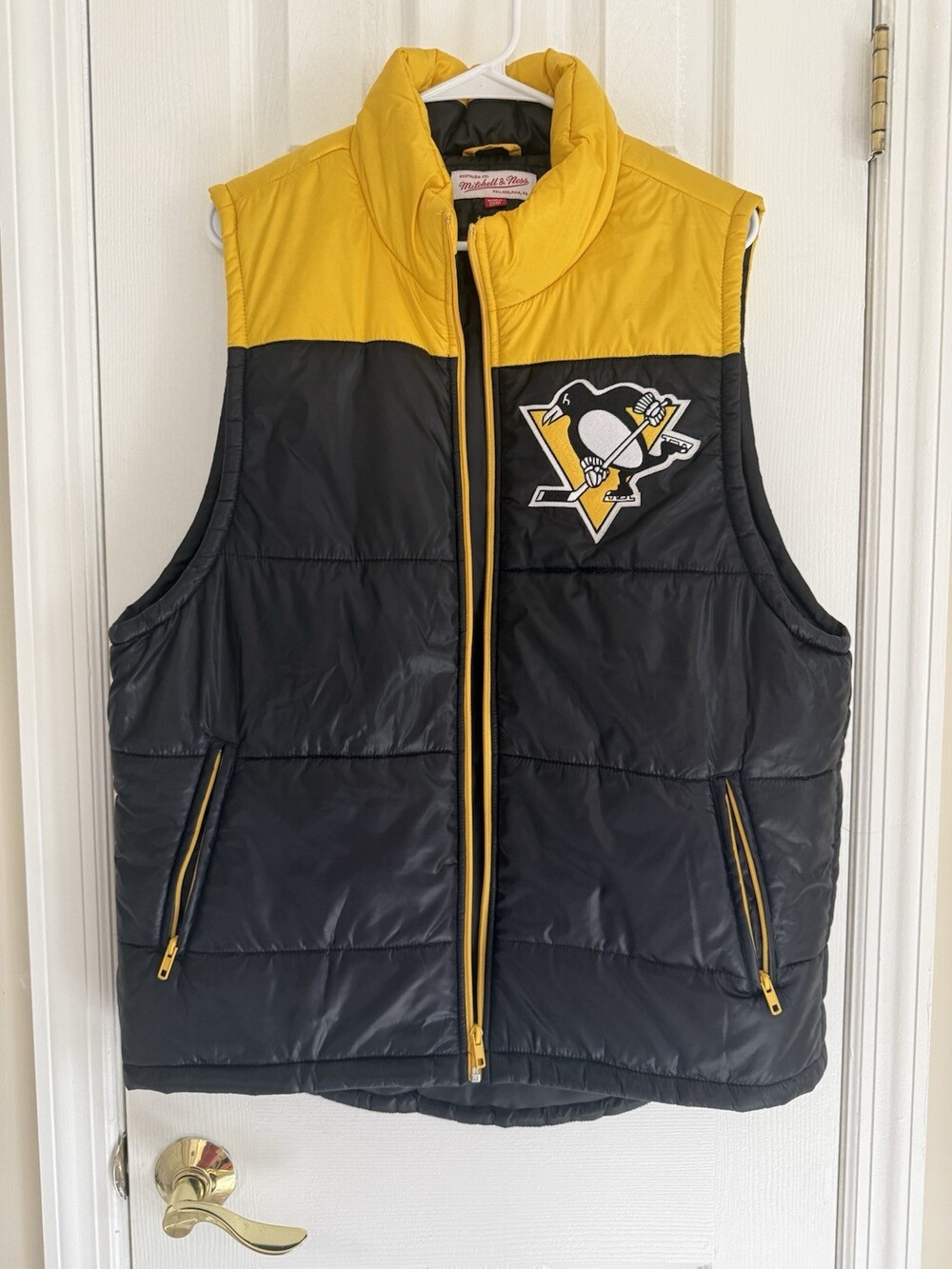 Vintage Hockey Mitchell & Ness Pittsburgh Penguins NHL Puffer Vest Men's Size L